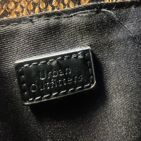 Urban Outfitters Tan and Brown Crossbody Bag with Snakeskin Pattern 😻 - Picture 6 of 6